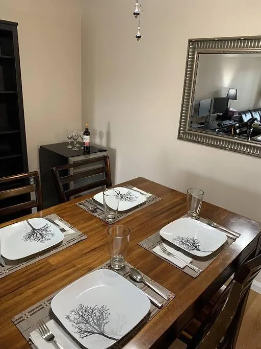 Chris Cozy Condo Commonwealth #205 Edmonton