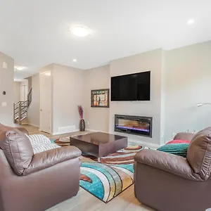  Apartment A Cozy 3 Bedroom New House With 2 Living