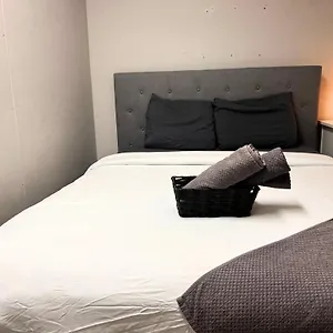  Homestay Vacation Near West Mall
