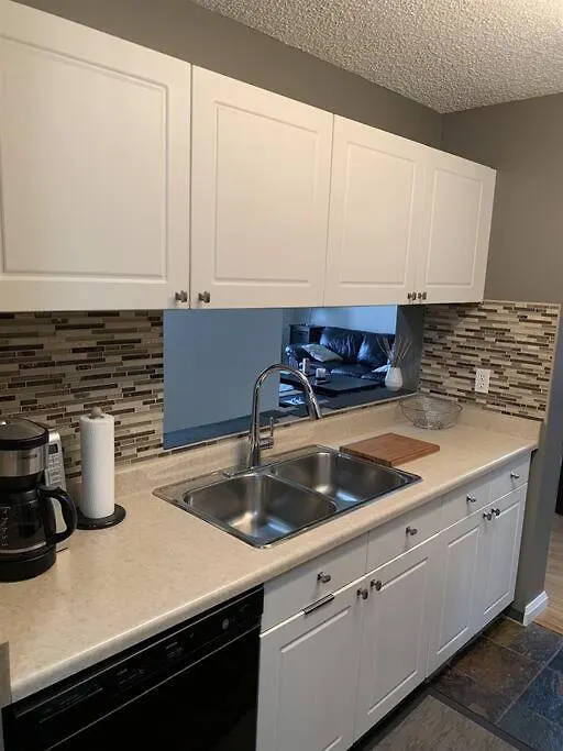 Appartamento Chris Cozy Condo Commonwealth #205 Edmonton
